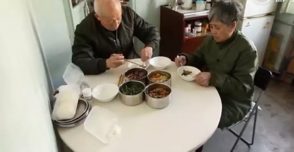 赤子心！妻子得不治之症，自己被查出患癌，生死边缘他的第一反应却是......
