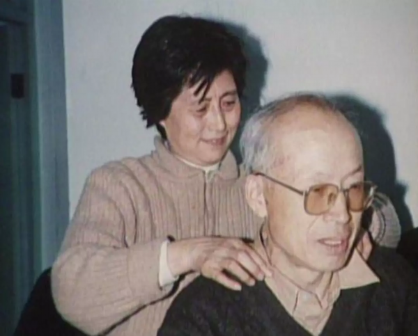 赤子心！妻子得不治之症，自己被查出患癌，生死边缘他的第一反应却是......