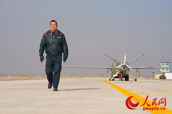 空军首批无人机飞行员李浩：从“零”开始飞