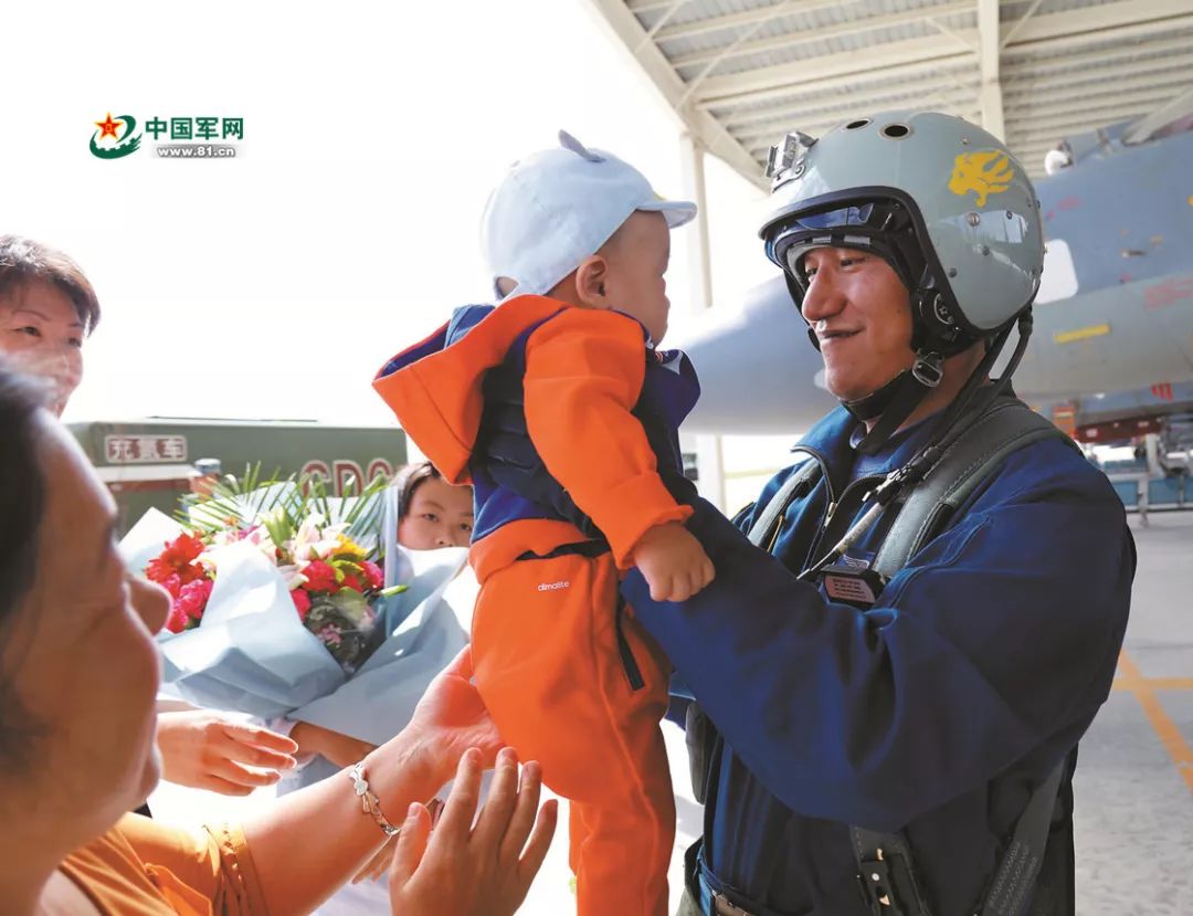 国庆假期，军人眼中的风景和你不一样