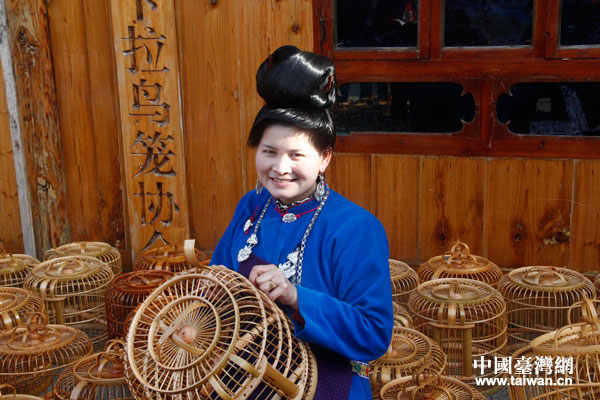 贵州丹寨扶贫：鸟笼里飞出金凤凰