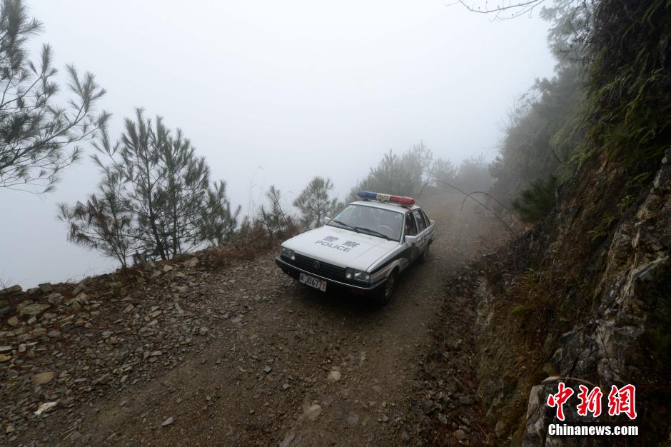 【新春走基层】行走在山间的“背包警察”