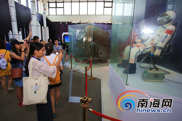 网媒记者走进文昌航天主题乐园 感受祖国航天事业的发展