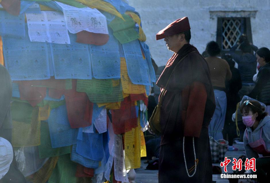 西藏迎来萨嘎达瓦节