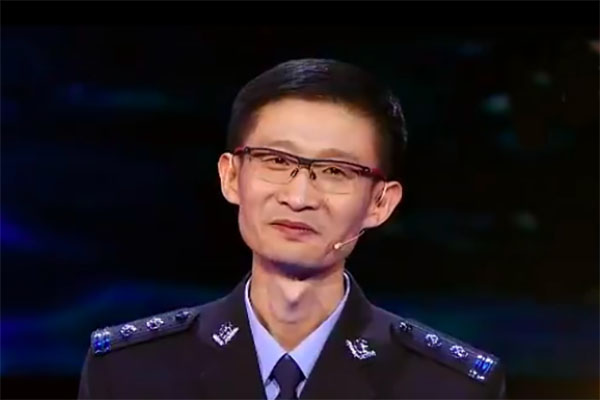 中国东说念主的故事｜父亲的职业，让我奴隶和骄气！