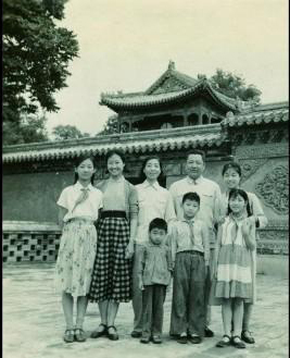 习仲勋父子的家庭相簿