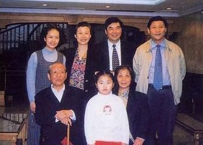 习仲勋父子的家庭相簿