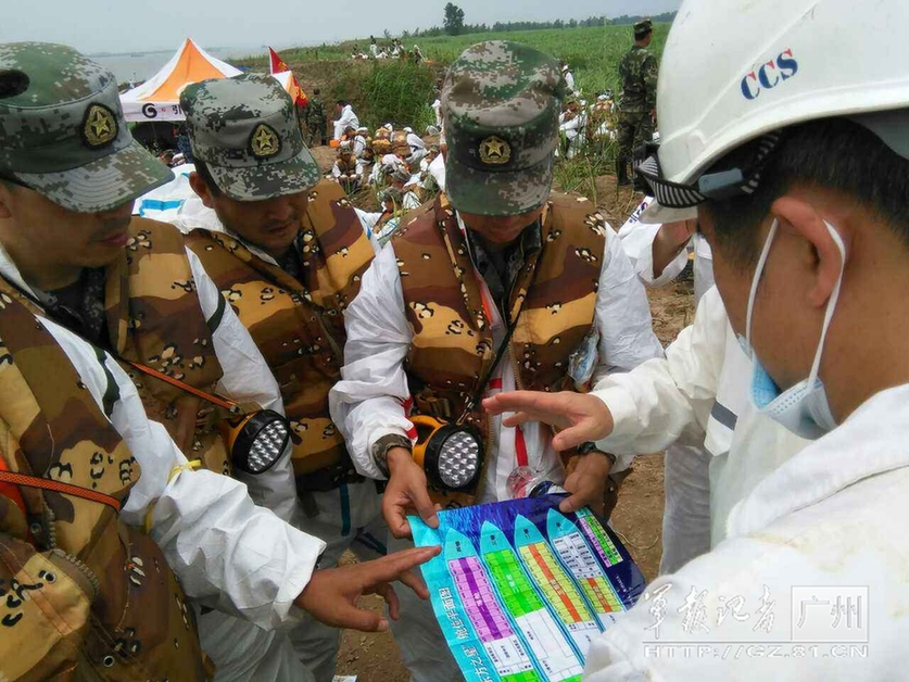 第41集团军某舟桥团执行“东方之星”侦察破障任务　
