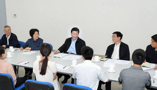 习近平如何鼓舞青年：志存高远脚踏实地 让青春无悔