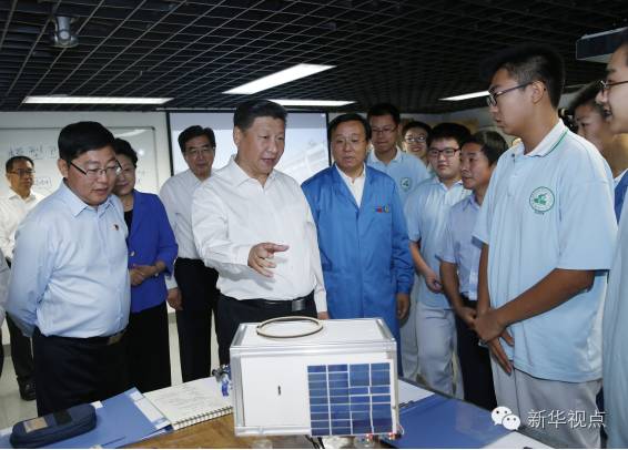 图片故事丨习总书记说：这里没有首长，都是学生