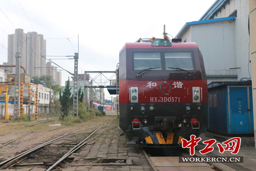 【大国工匠】张如意：与中国机车一起走向世界的80后“机车神医”