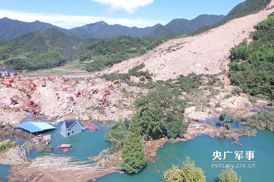 遂昌山体滑坡第五天 武警水电二总队争分夺秒搜救