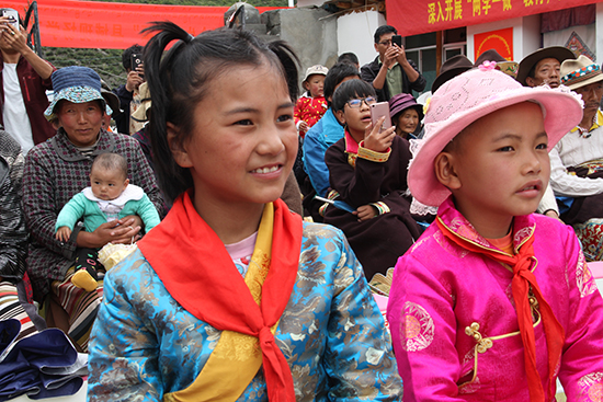 人均年收入5年涨两倍 西藏康玛村村民念党恩