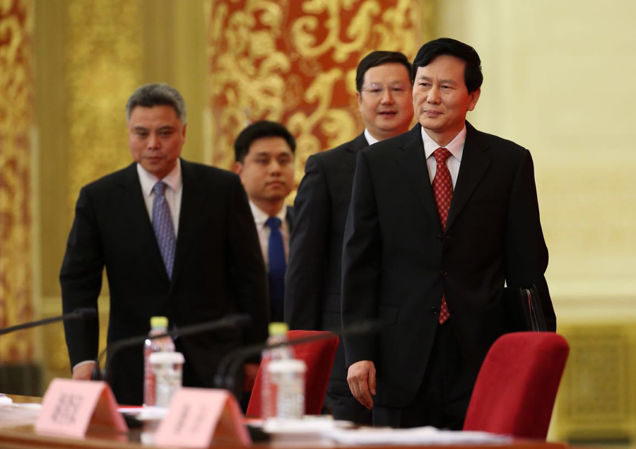 十九大新闻发言人举行新闻发布会