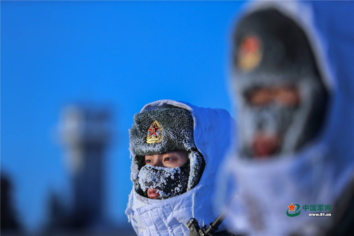 -30℃ 边防官兵巡逻美成一幅画