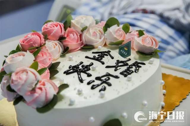 ICU里，他和植物人妻子举行金婚仪式，一句话让所有人泪目！
