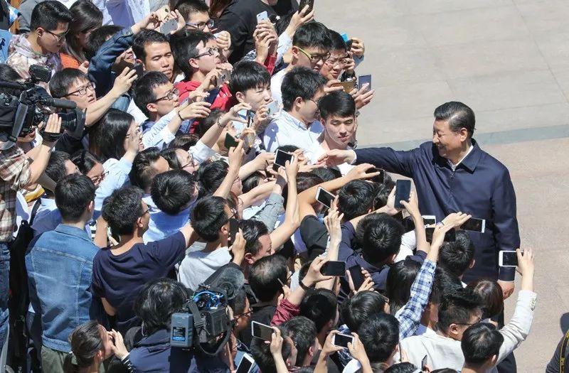 青年“引路人”习近平
