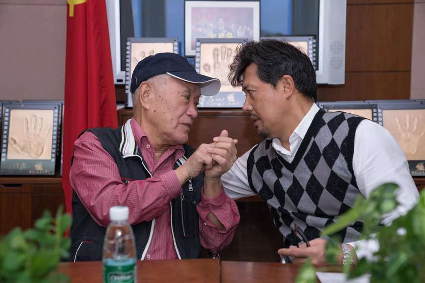 德艺双馨的牛犇们向今天的青年人示范了——信仰、情怀、担当，应是文艺工作者的初心