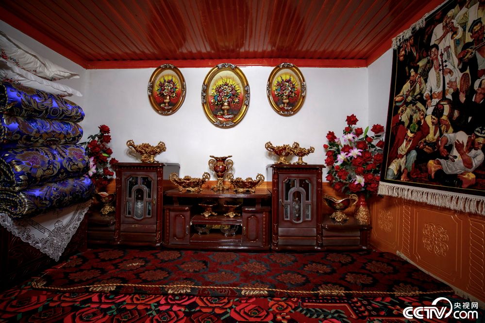 幸福美丽新边疆丨在喀赞其民俗旅游区乘坐“哈迪克”观光特色街巷