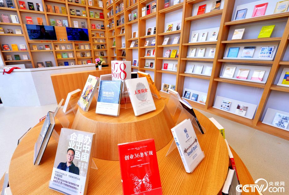 【壮阔东方潮 奋进新时代】上海浦东：“高颜值”阅读空间开在家门口