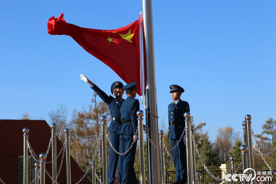 【网络媒体国防行】北极雷达兵，盯牢“北天门”