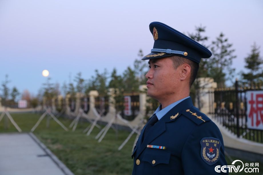 【网络媒体国防行】北极雷达兵，盯牢“北天门”