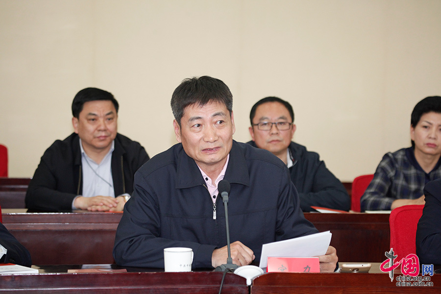 《总体国家安全观干部读本》读书座谈会在京举行[组图]